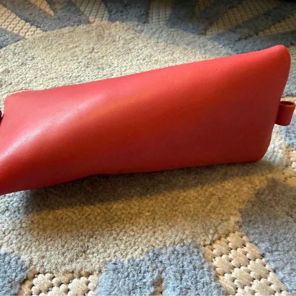 Portland Leather Red Zip Key & Card Pouch - Picture 3 of 7